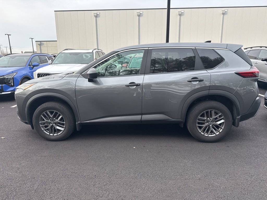 Used 2023 Nissan Rogue S image 6