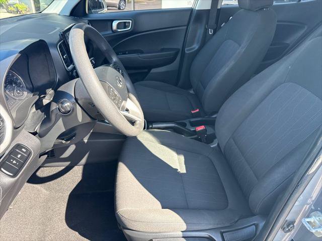 Used 2021 Hyundai Venue SE FWD image 18