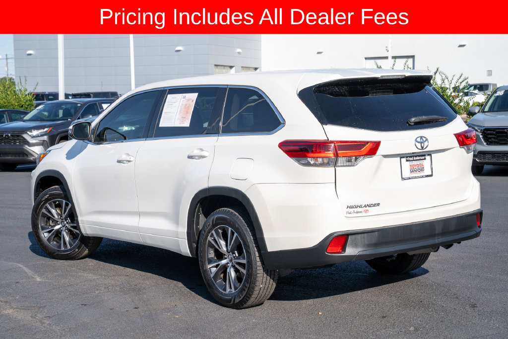 Used 2017 Toyota Highlander LE FWD image 3