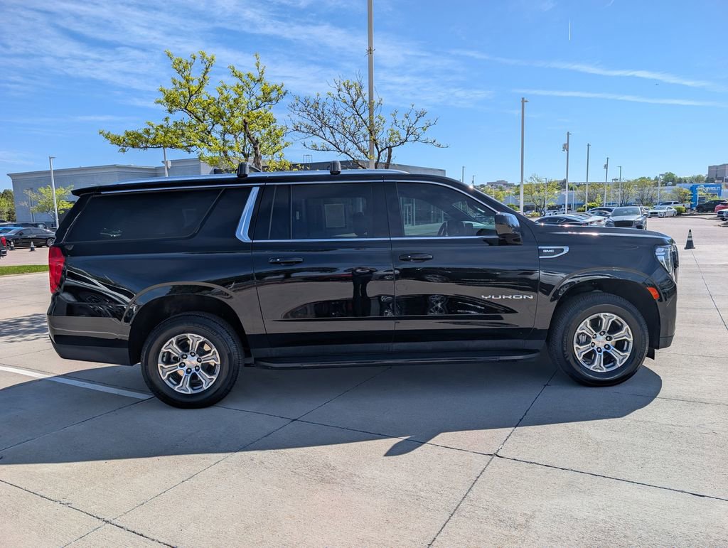 Used 2023 GMC Yukon XL SLE AWD/4WD image 7