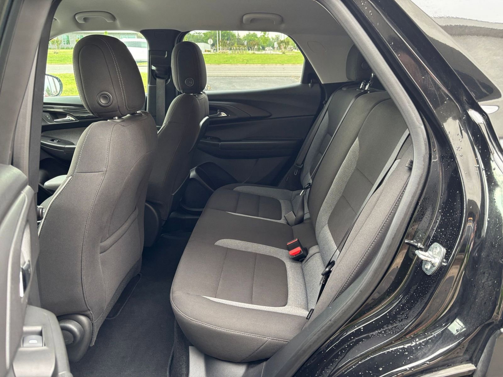 Used 2025 Chevrolet TrailBlazer LT FWD image 24