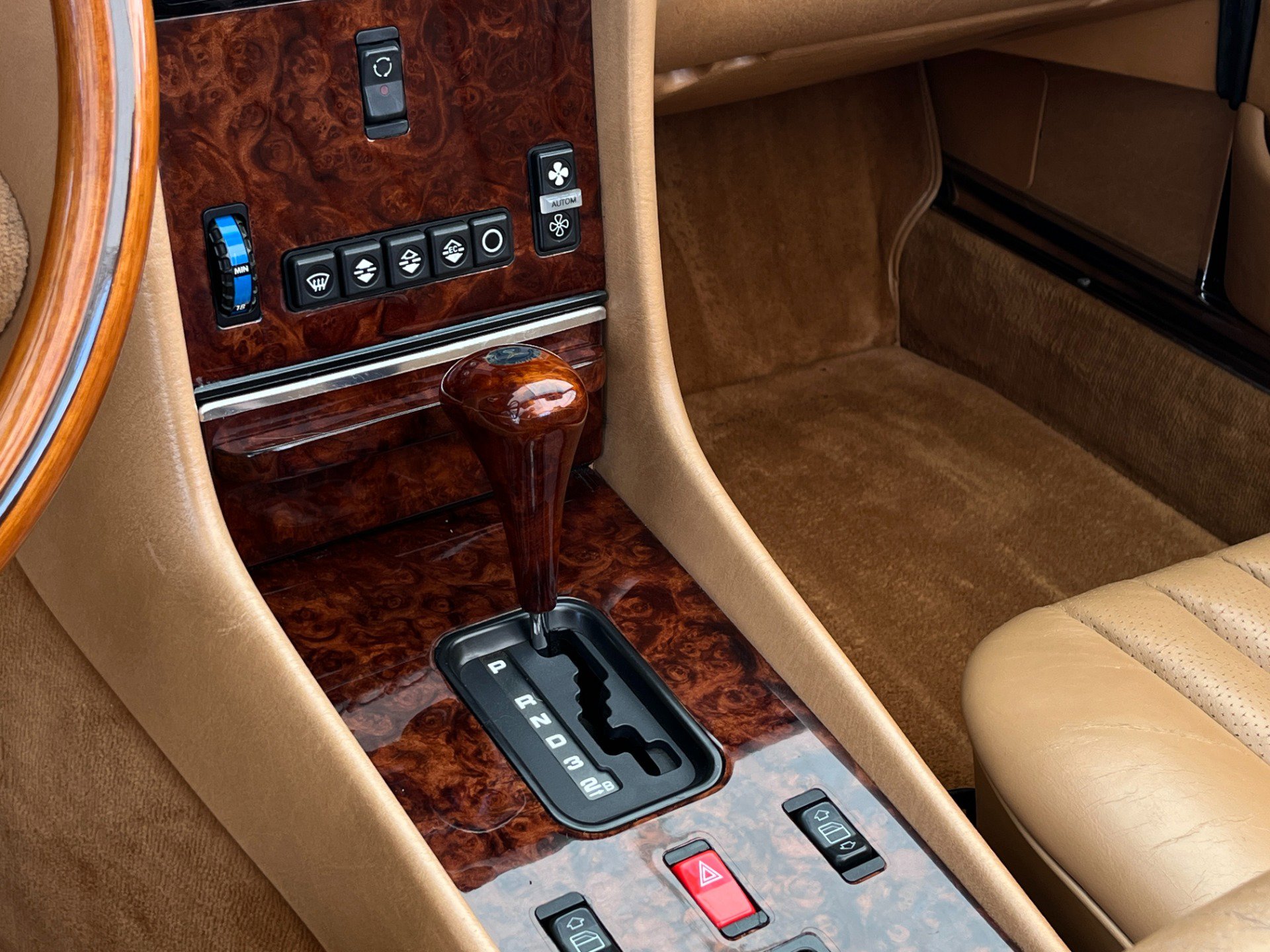 Used 1987 Mercedes-Benz 560 SL image 42