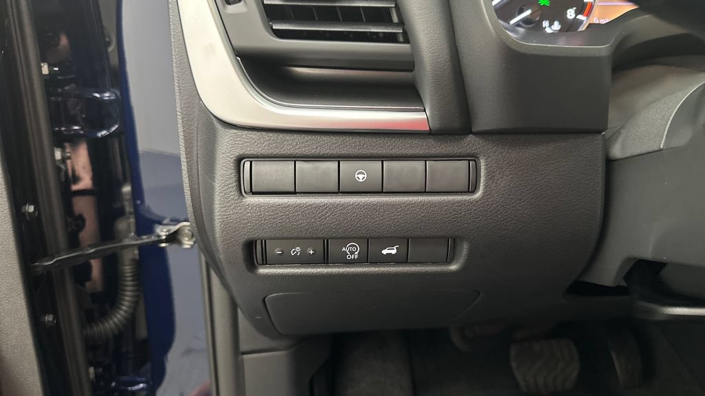 New 2026 Nissan Rogue SV AWD/4WD image 18