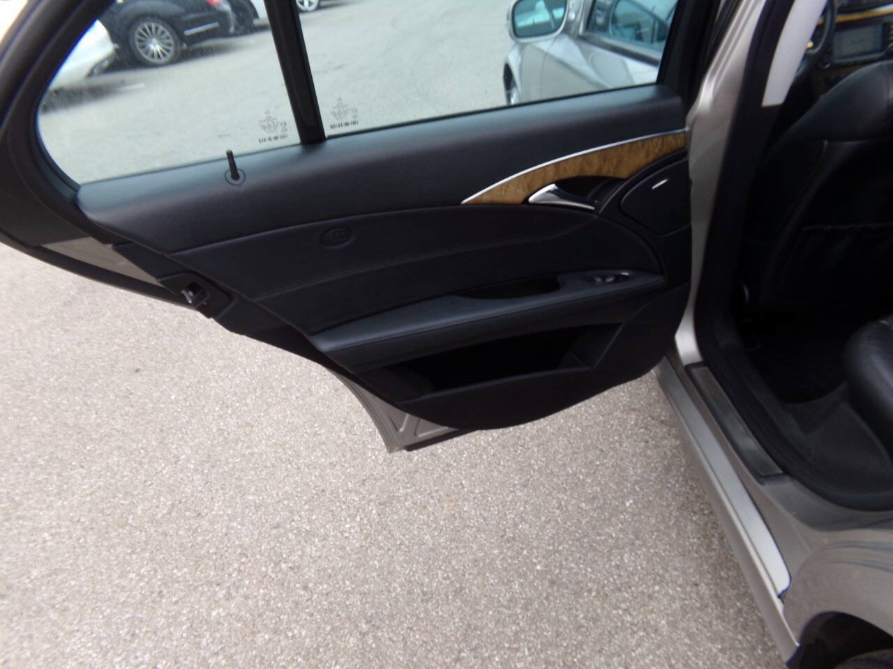 Used 2008 Mercedes-Benz E 350 4MATIC Sedan image 19