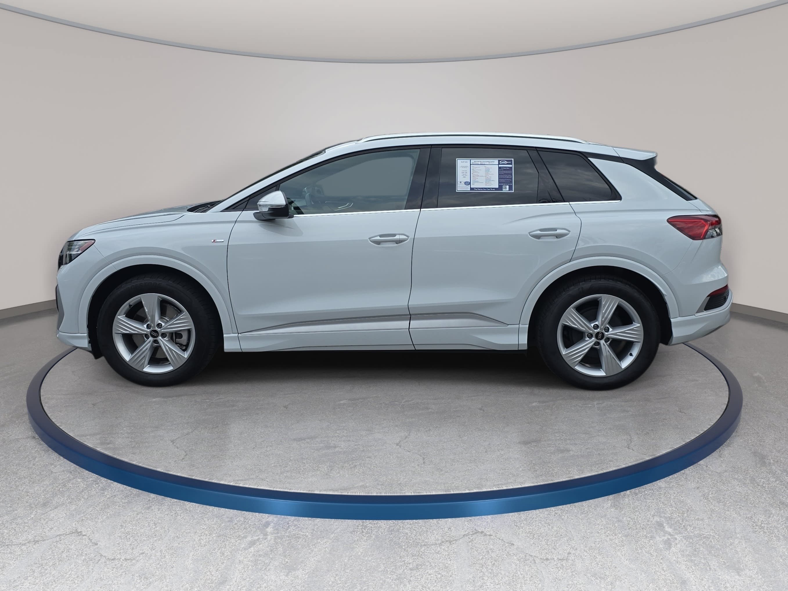 Used 2025 Audi Q4 e-tron Prestige AWD/4WD image 8