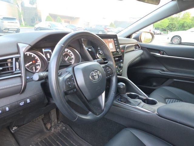 Used 2023 Toyota Camry SE FWD image 6