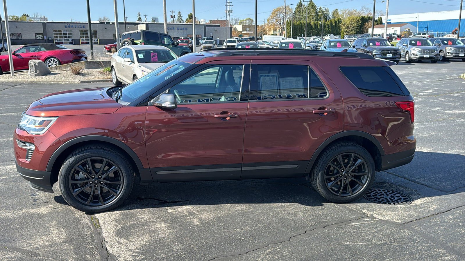 Used 2018 Ford Explorer XLT w/ Equipment Group 202A AWD/4WD image 6