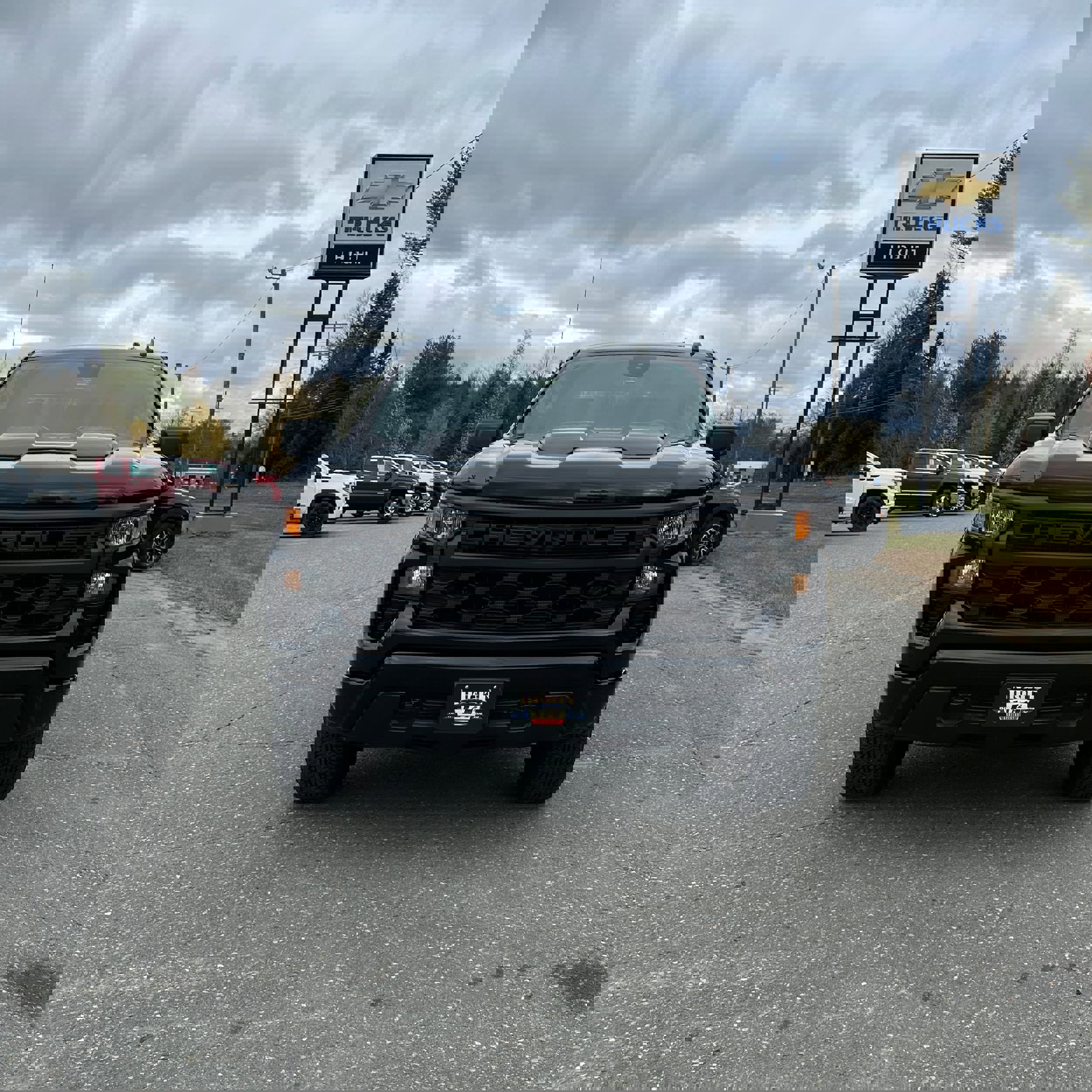 Used 2025 Chevrolet Silverado 1500 Custom Trail Boss w/ Turbomax Blackout Package image 8