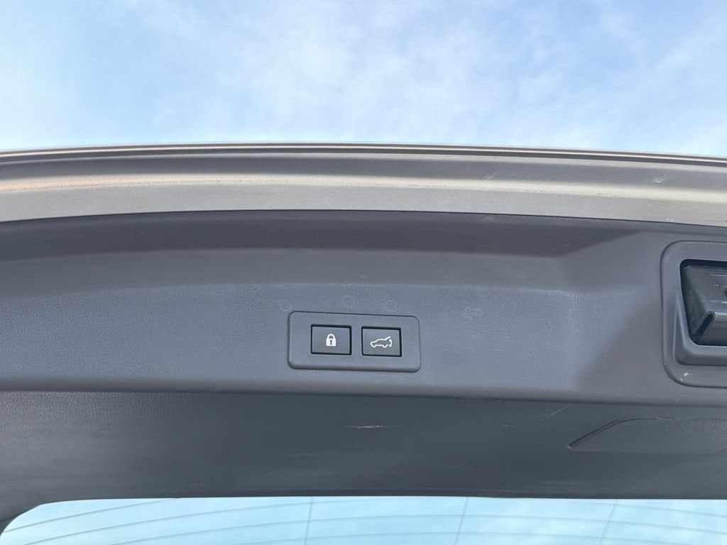 Used 2023 Subaru Ascent Limited AWD/4WD image 16