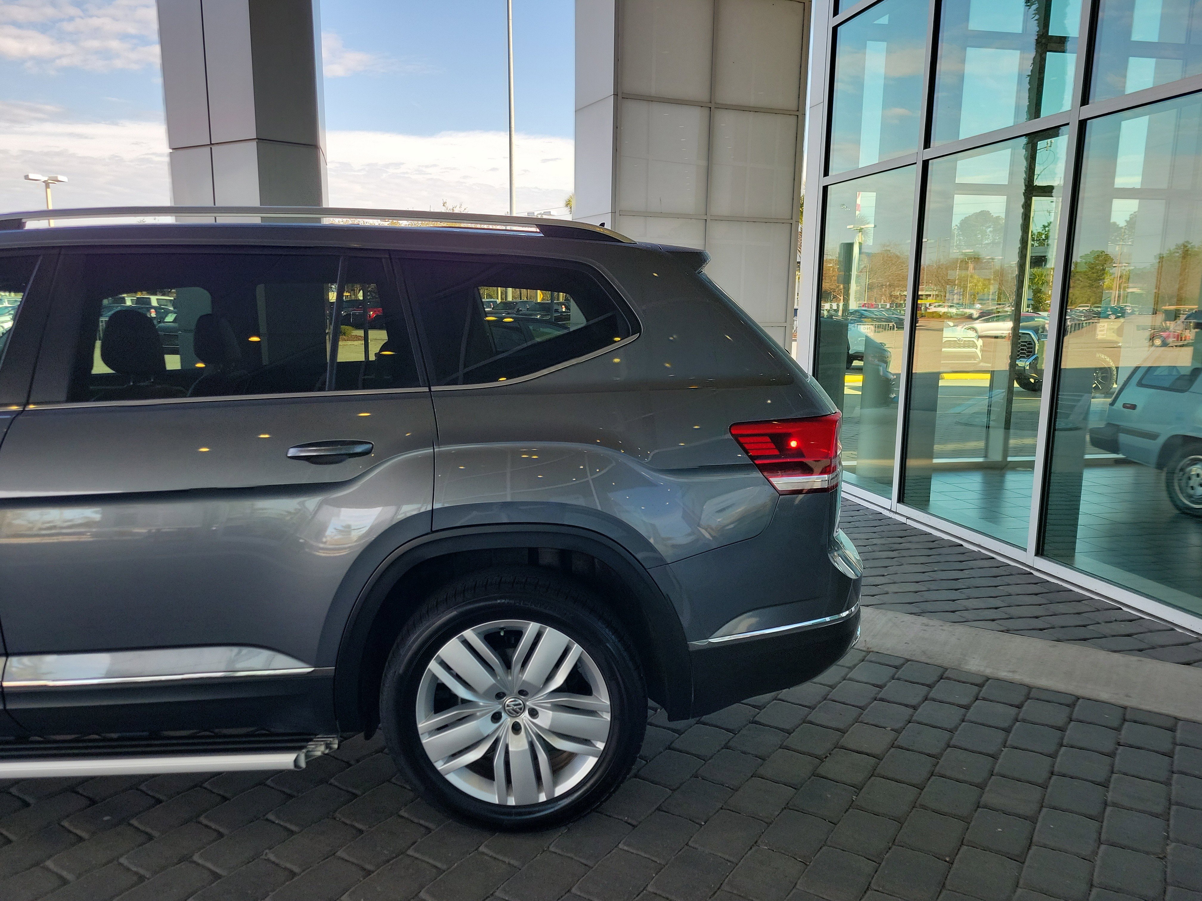 Used 2019 Volkswagen Atlas SEL image 4