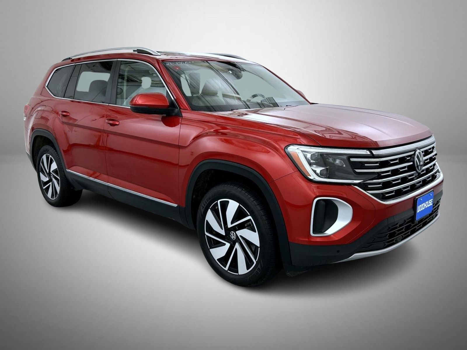 Used 2024 Volkswagen Atlas SEL AWD/4WD image 3