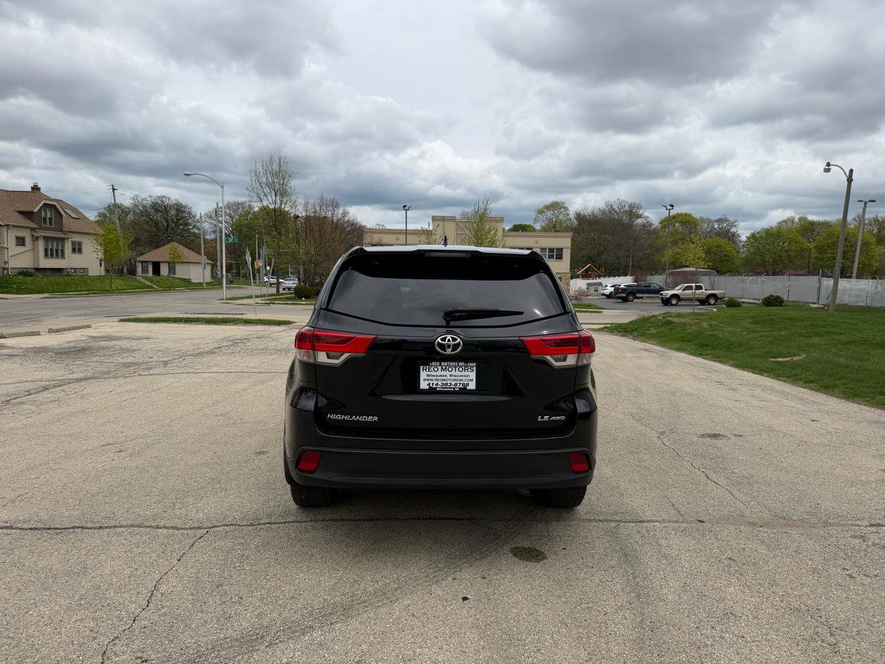 Used 2017 Toyota Highlander Plus AWD/4WD image 6