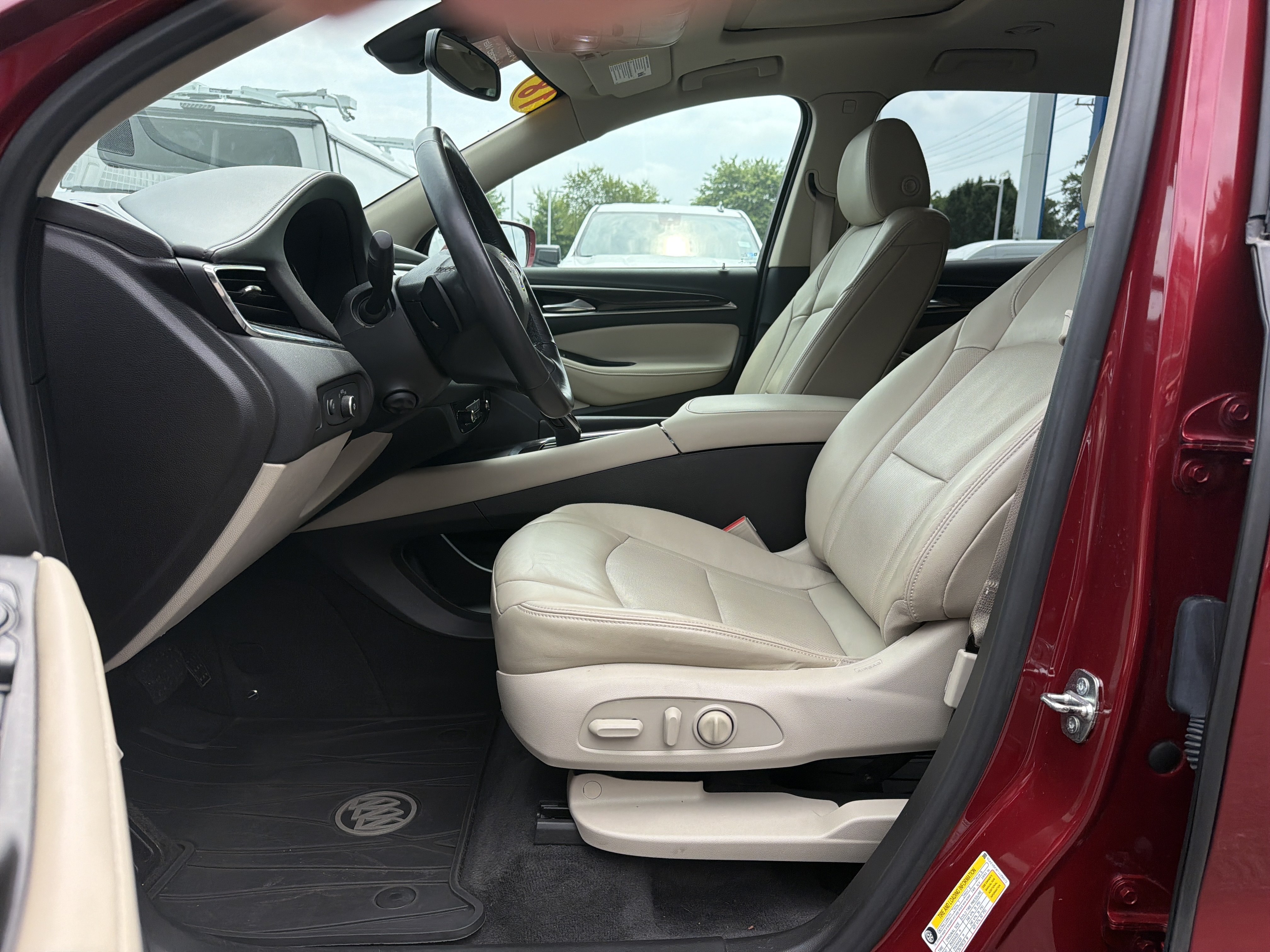 Used 2018 Buick Enclave Premium AWD/4WD image 16