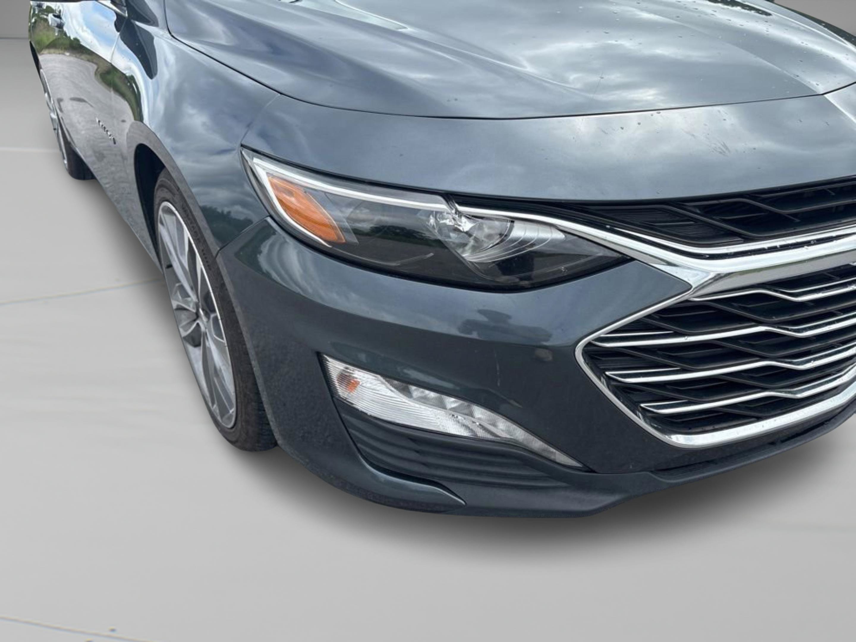 Used 2021 Chevrolet Malibu LT FWD image 32