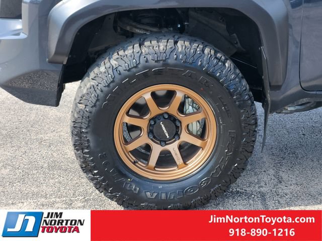Used 2025 Toyota Tacoma 4x4 Double Cab Hybrid image 13