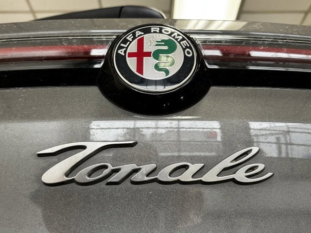Used 2024 Alfa Romeo Tonale Ti w/ Premium Interior Package image 9