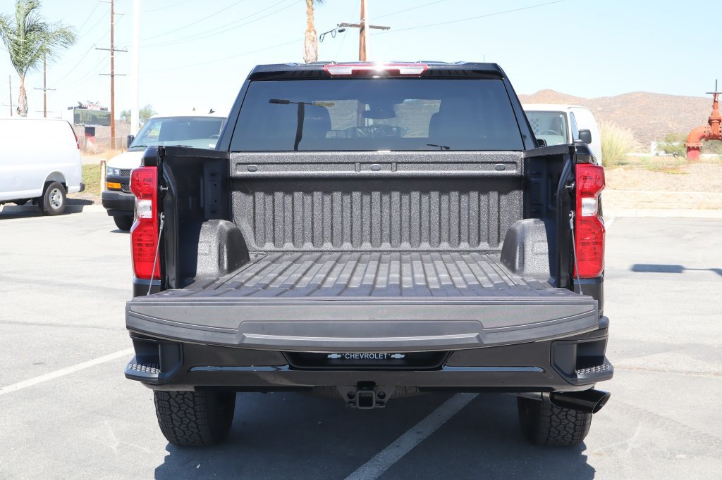 New 2026 Chevrolet Silverado 1500 Custom w/ Turbomax Blackout Package AWD/4WD image 33