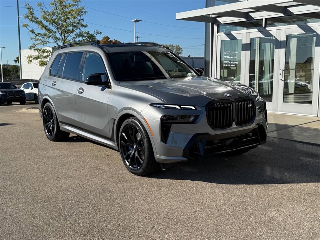 New 2026 BMW X7 M60i