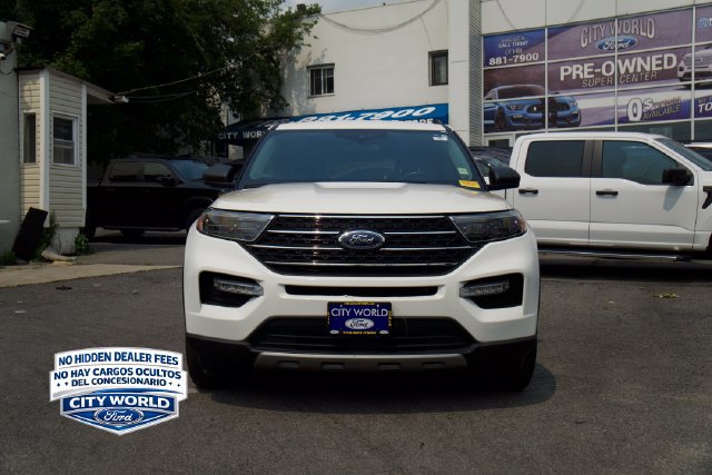 Certified 2022 Ford Explorer XLT w/ Equipment Group 202A AWD/4WD image 2