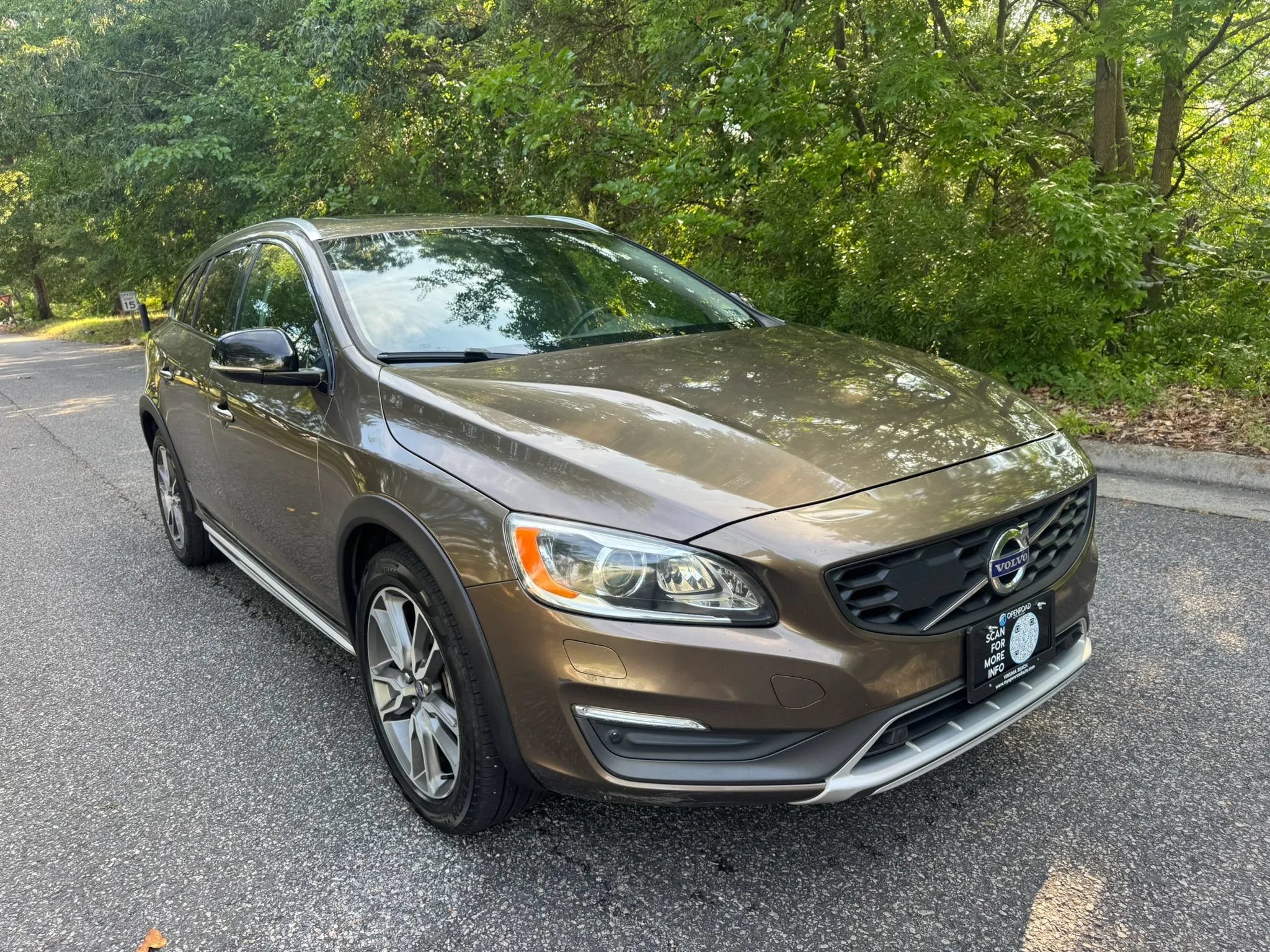 Used 2015 Volvo V60 T5 Cross Country Platinum AWD/4WD image 6