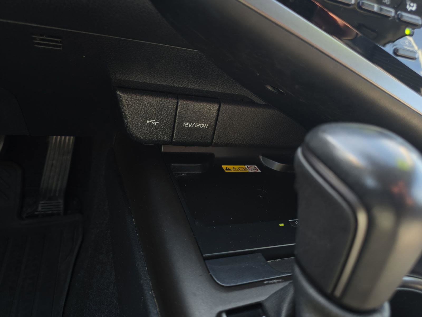 Used 2022 Toyota Camry SE w/ Audio Upgrade Package FWD image 23