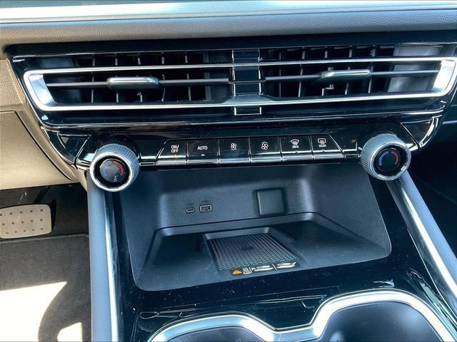 New 2026 Chevrolet Traverse LT w/ Driver Confidence Package FWD image 8