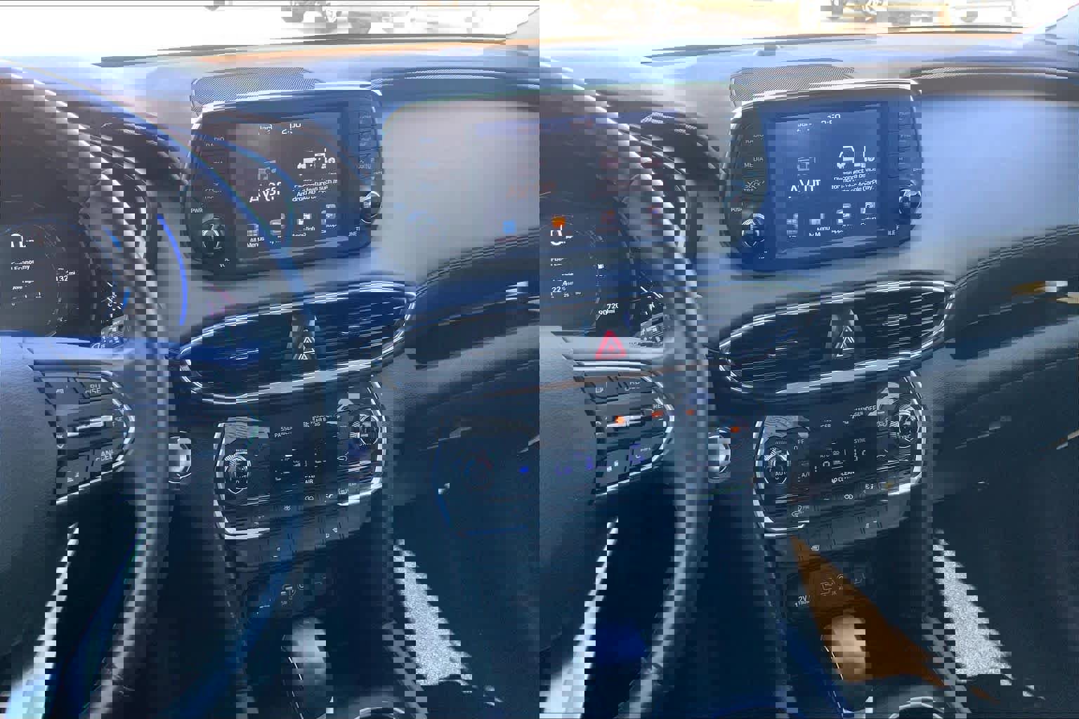 Used 2019 Hyundai Santa Fe SEL image 6