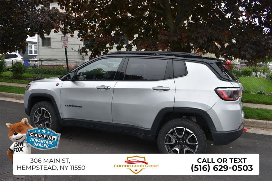 Used 2025 Jeep Compass Trailhawk AWD/4WD image 8
