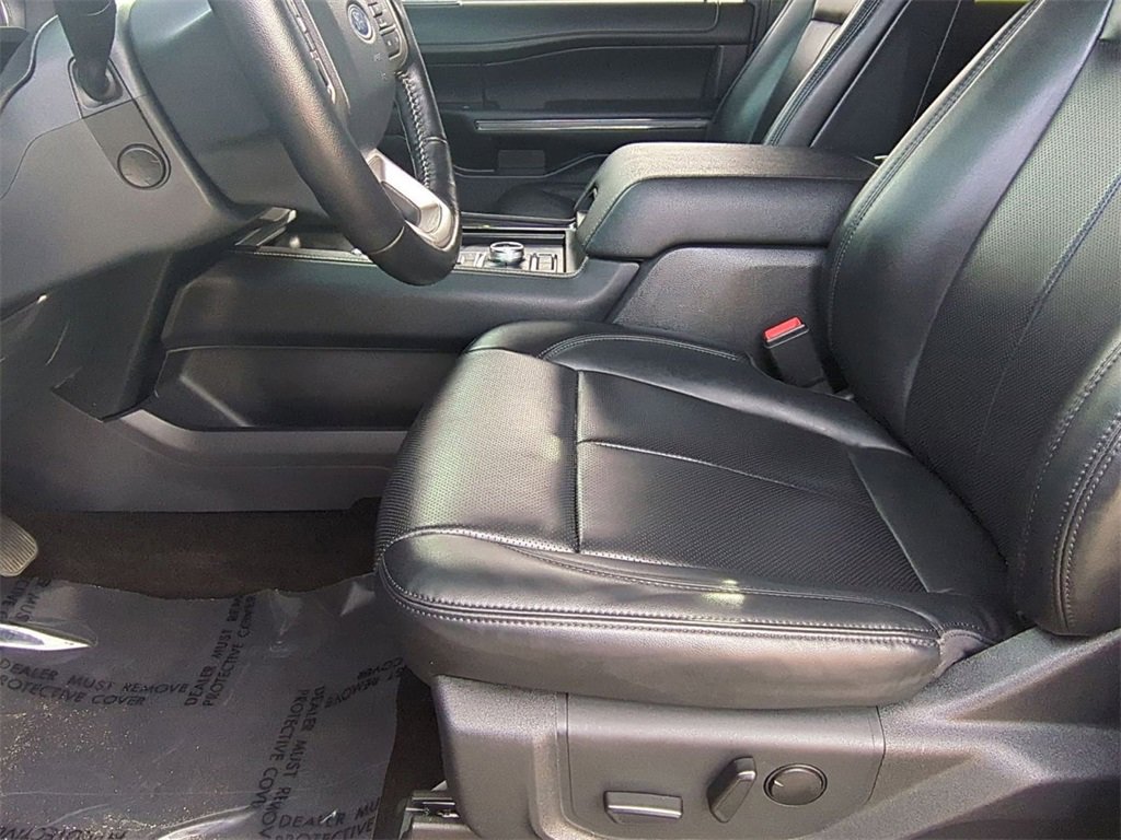 Used 2022 Ford Expedition XLT image 18