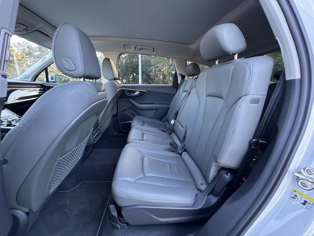 Used 2025 Audi Q7 3.0T Premium Plus image 27