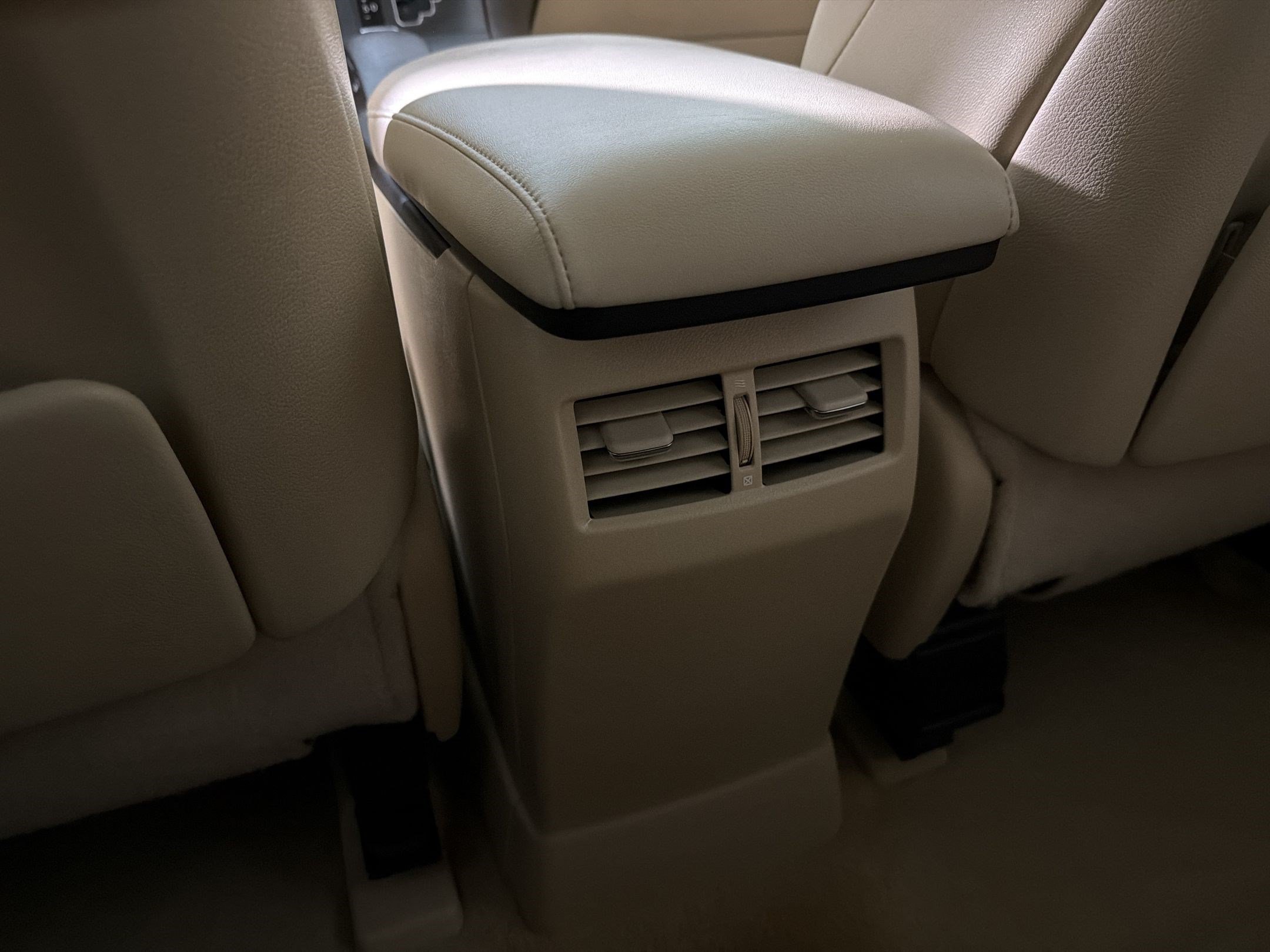 Used 2011 Lexus RX 350 2WD w/ Premium Pkg image 26