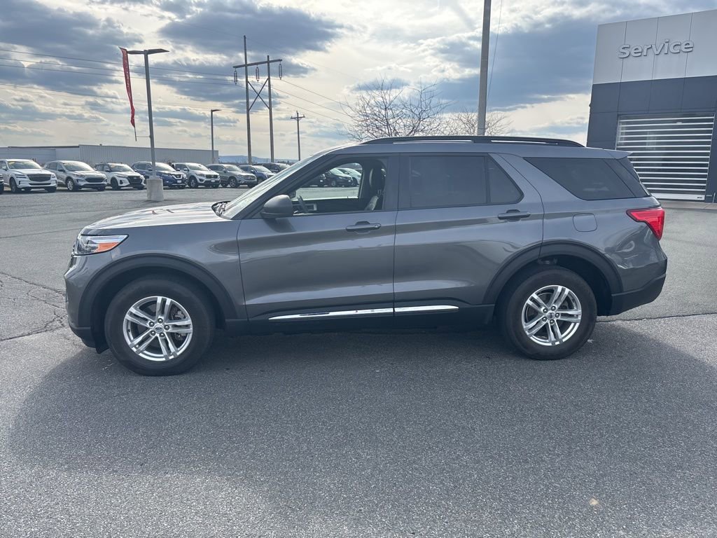 Used 2023 Ford Explorer XLT w/ Equipment Group 202A AWD/4WD image 7