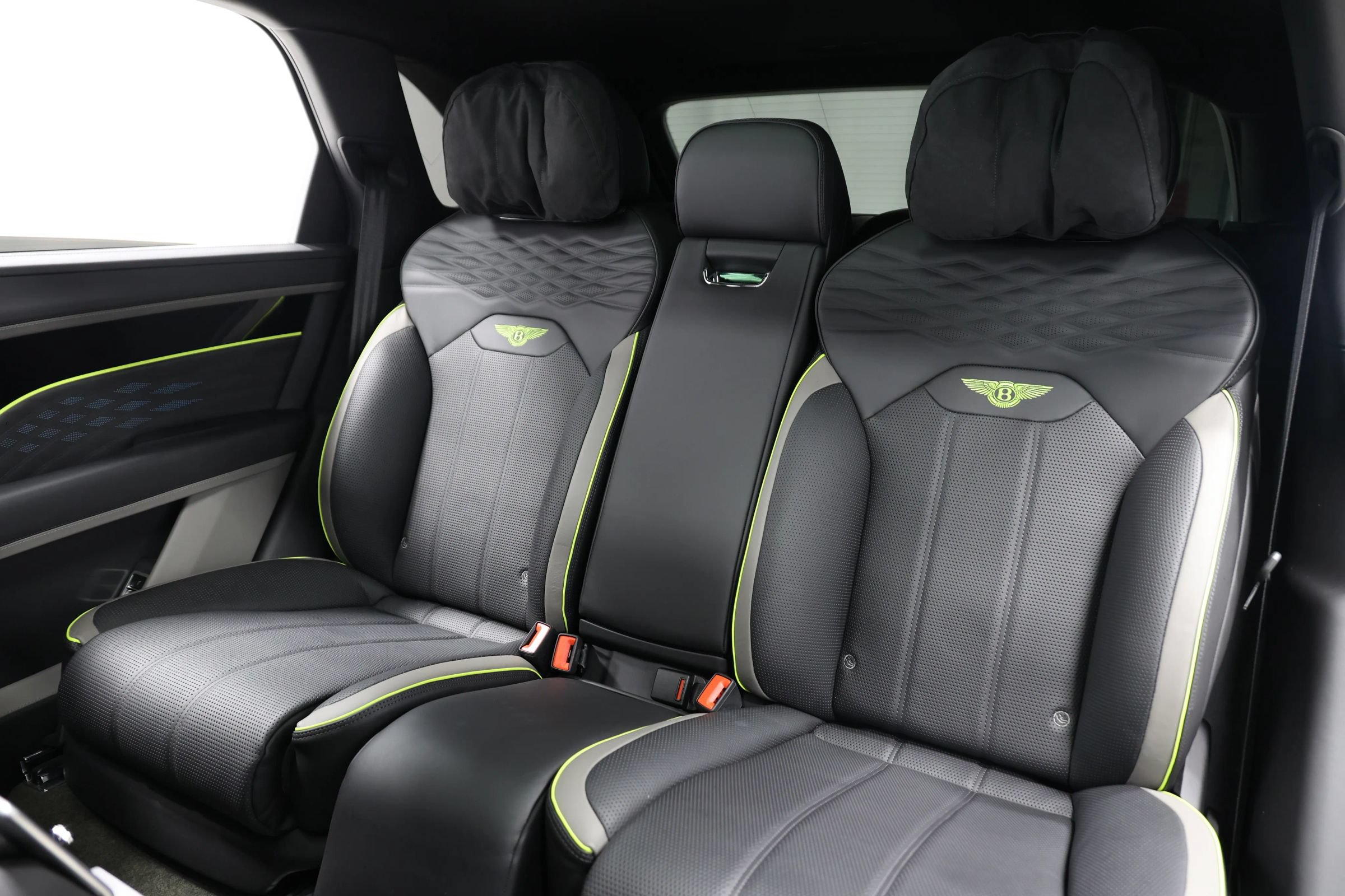 Used 2023 Bentley Bentayga Extended Wheelbase AWD/4WD image 64