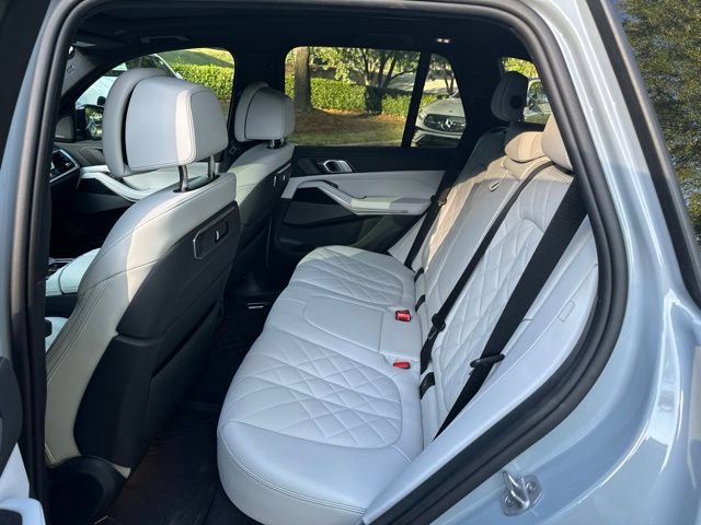 Used 2025 BMW X5 xDrive40i w/ M Sport Package AWD/4WD image 9
