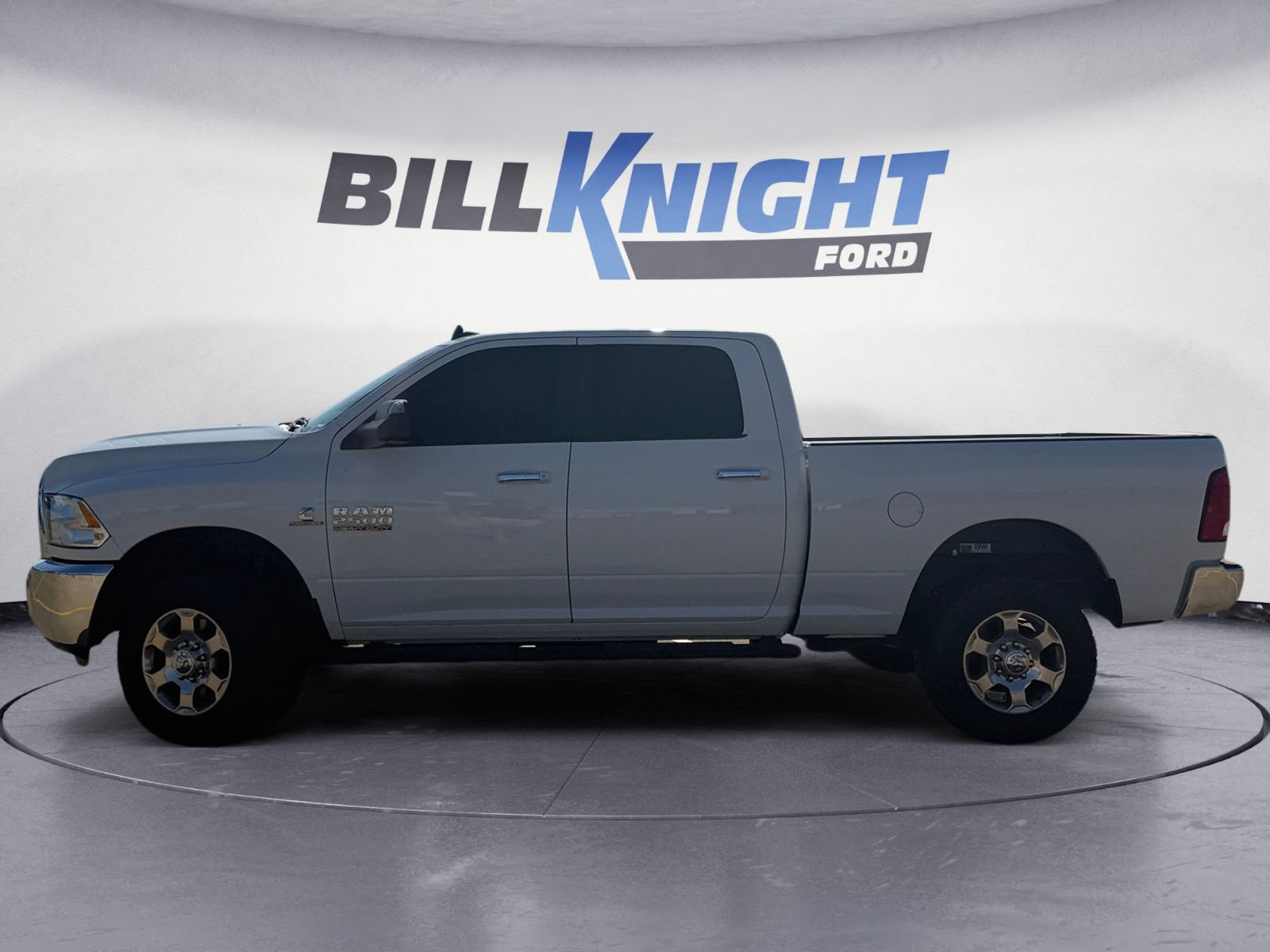 Used 2018 RAM 2500 SLT AWD/4WD image 2