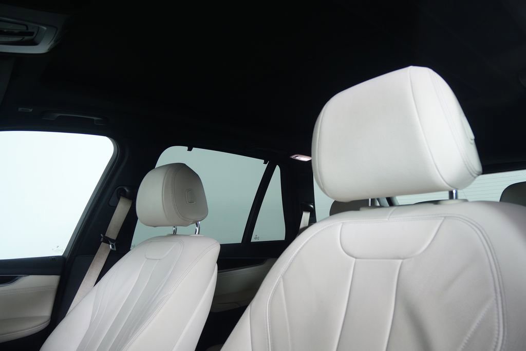 Used 2018 BMW X5 sDrive35i w/ Lighting Package image 12