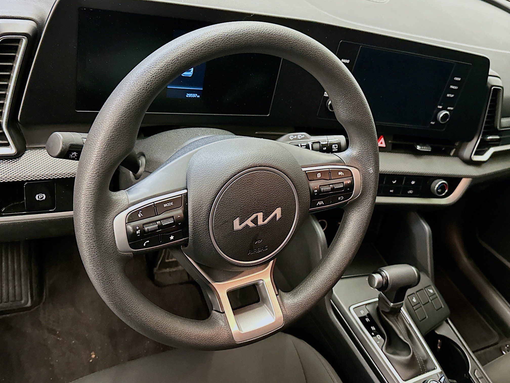 Used 2024 Kia Sportage LX image 18