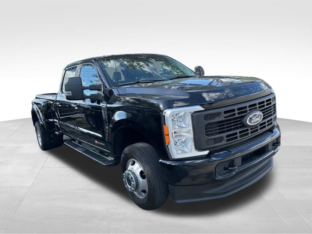Used 2023 Ford F350 XL w/ 360-Degree Camera Package image 3
