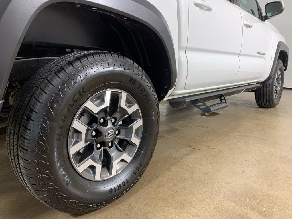 Used 2023 Toyota Tacoma TRD Off-Road AWD/4WD image 9