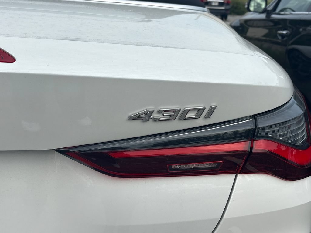 Used 2026 BMW 430i Convertible w/ Premium Package RWD image 7