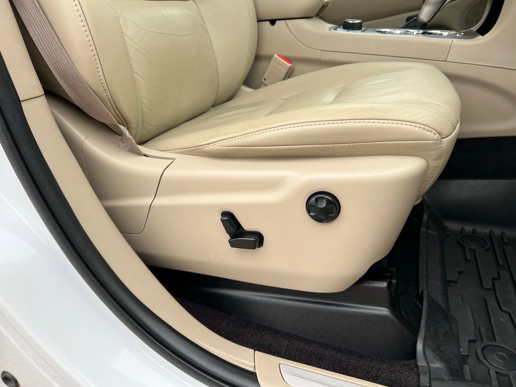 Used 2017 Jeep Grand Cherokee Limited image 24