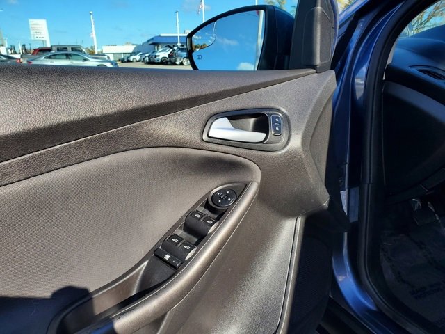 Used 2018 Ford Focus SEL w/ Cold Weather Package image 8