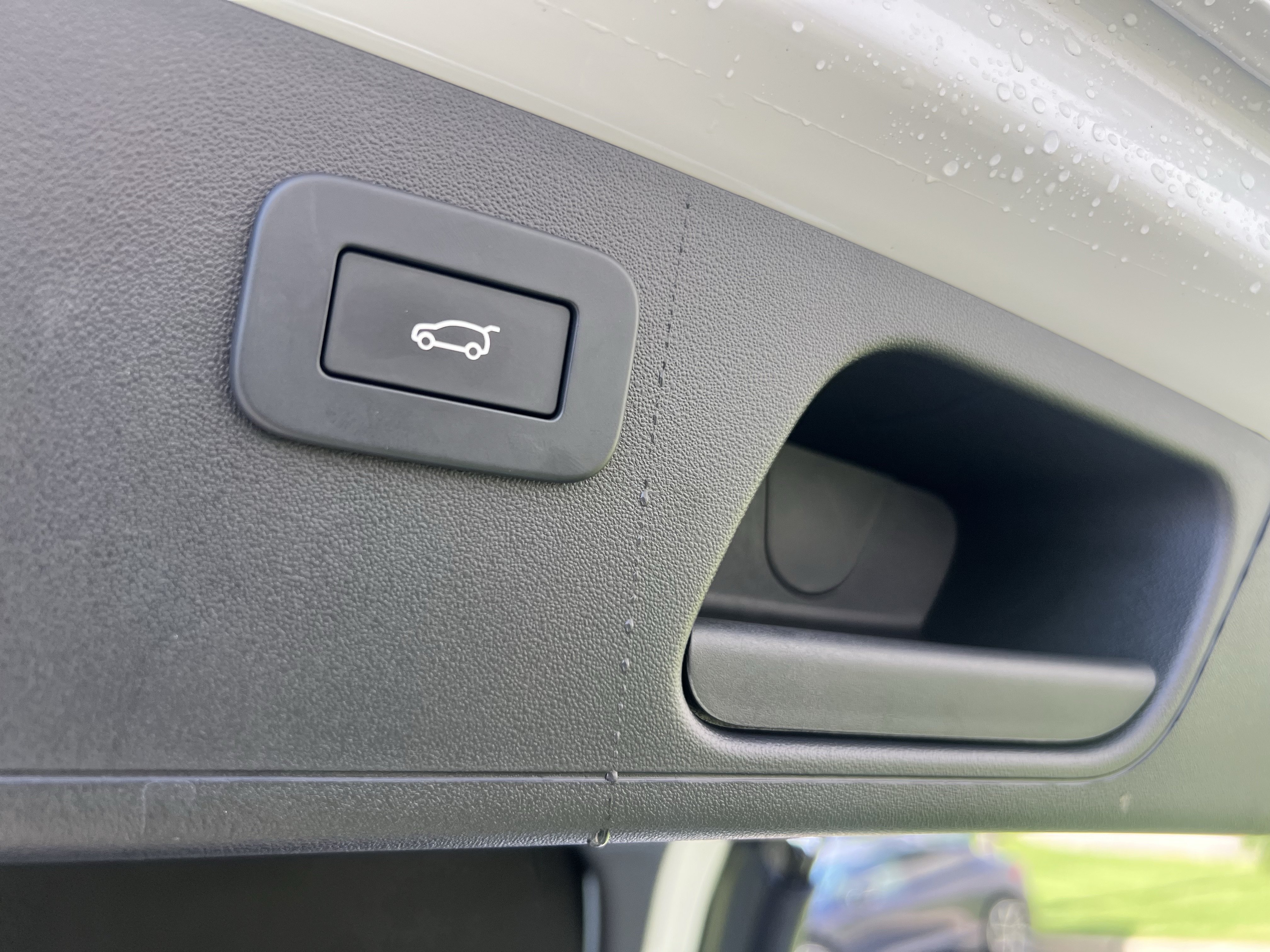 Used 2025 Land Rover Discovery S AWD/4WD image 35