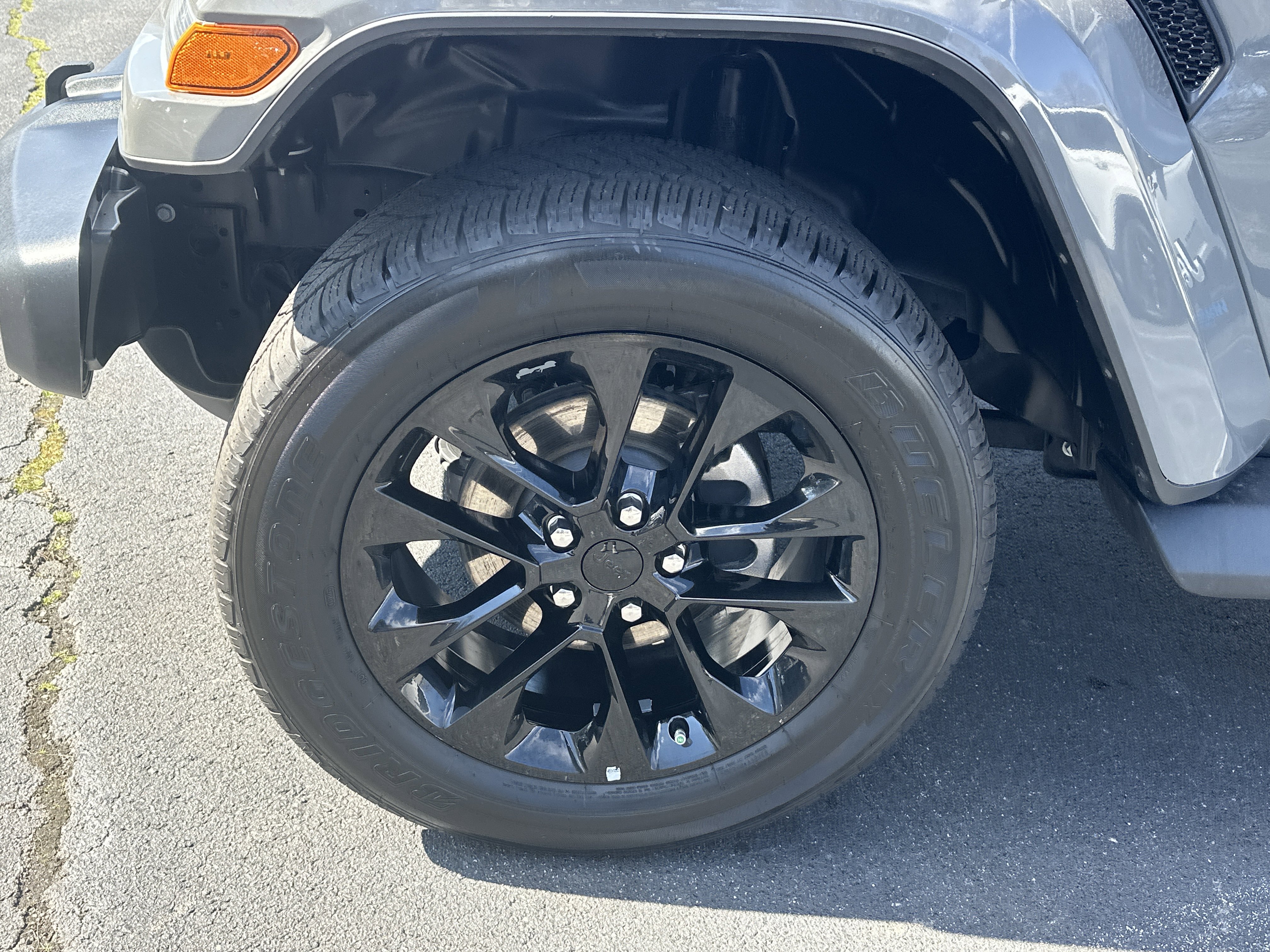 Used 2021 Jeep Wrangler Unlimited Sahara w/ Cold Weather Group image 13