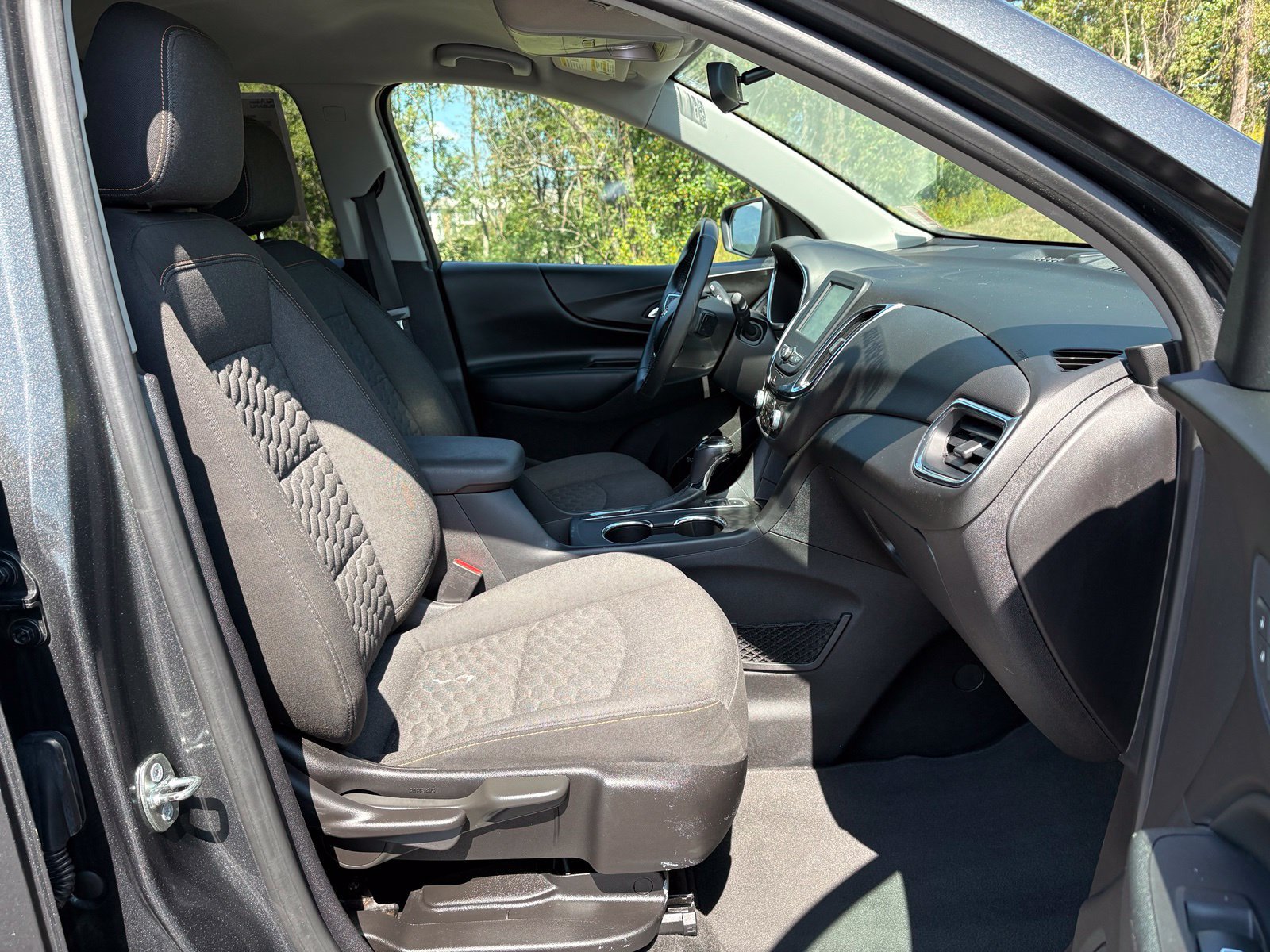 Used 2018 Chevrolet Equinox LT AWD/4WD image 28