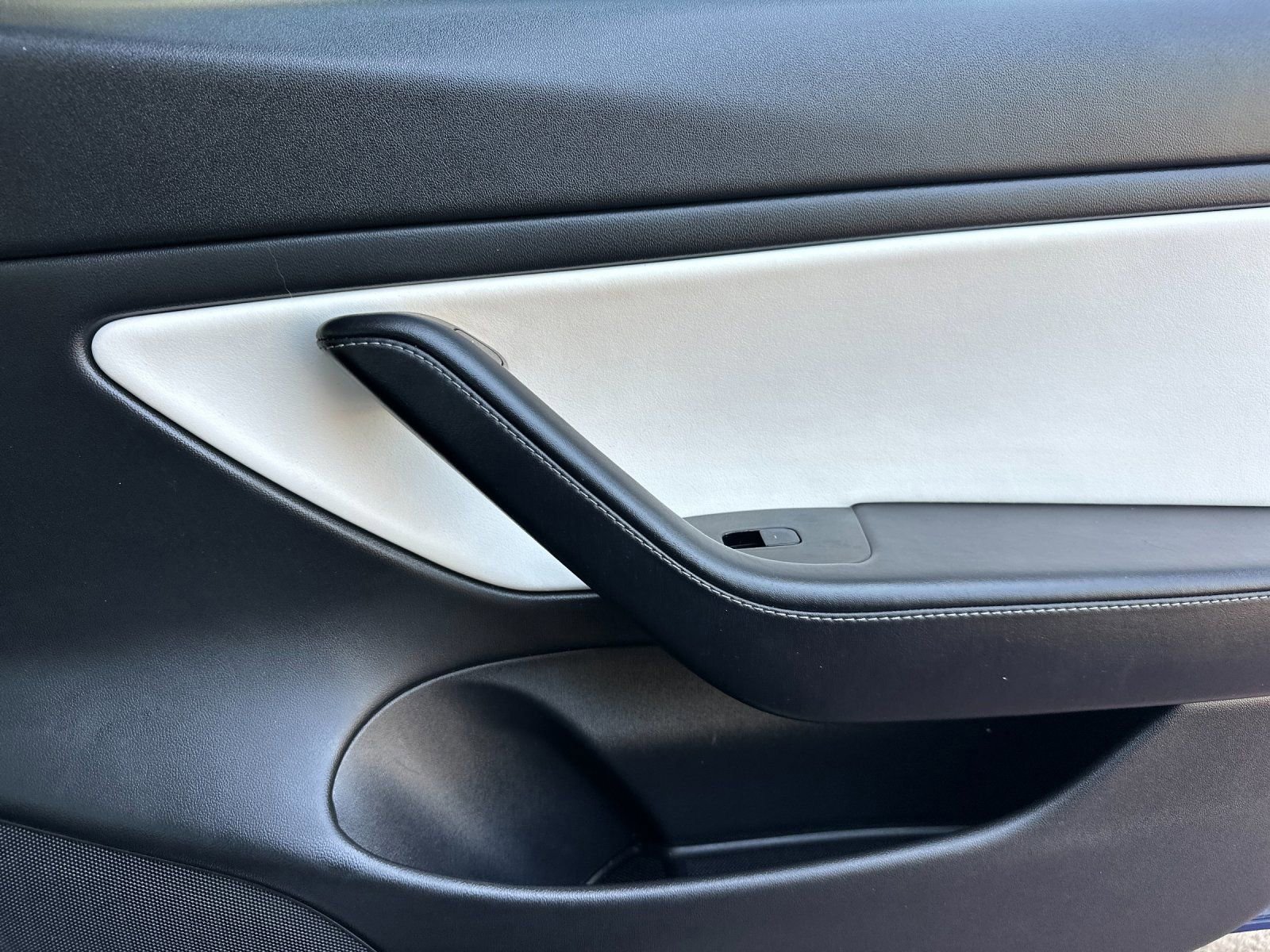 Used 2020 Tesla Model 3 Standard Range Plus RWD image 18
