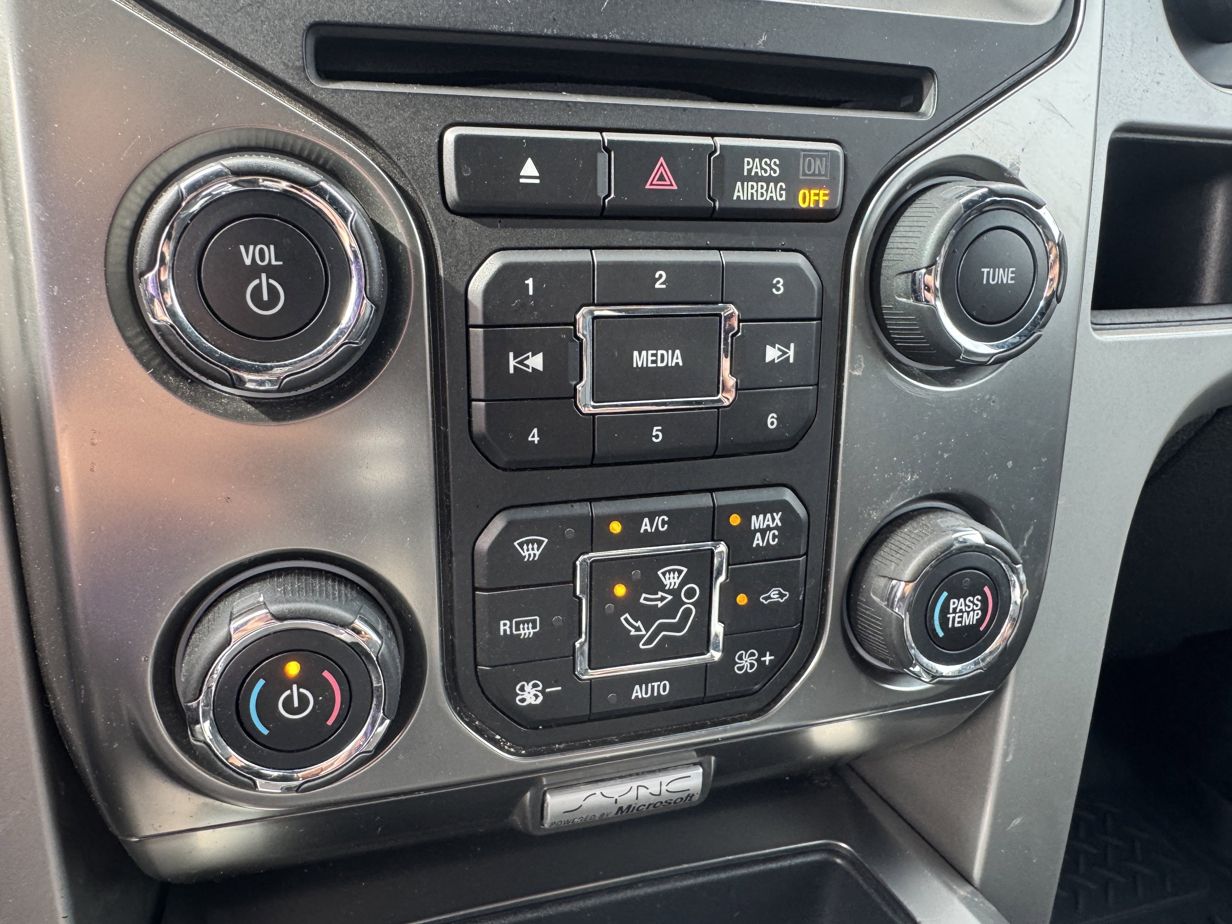 Used 2014 Ford F150 FX4 w/ Equipment Group 402A Luxury AWD/4WD image 37