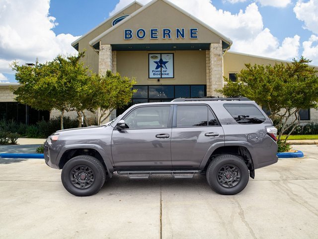 Used 2018 Toyota 4Runner SR5 Premium image 2