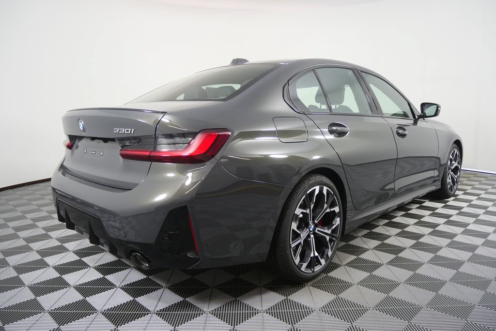 New 2026 BMW 330i Sedan w/ M Sport Package RWD image 4