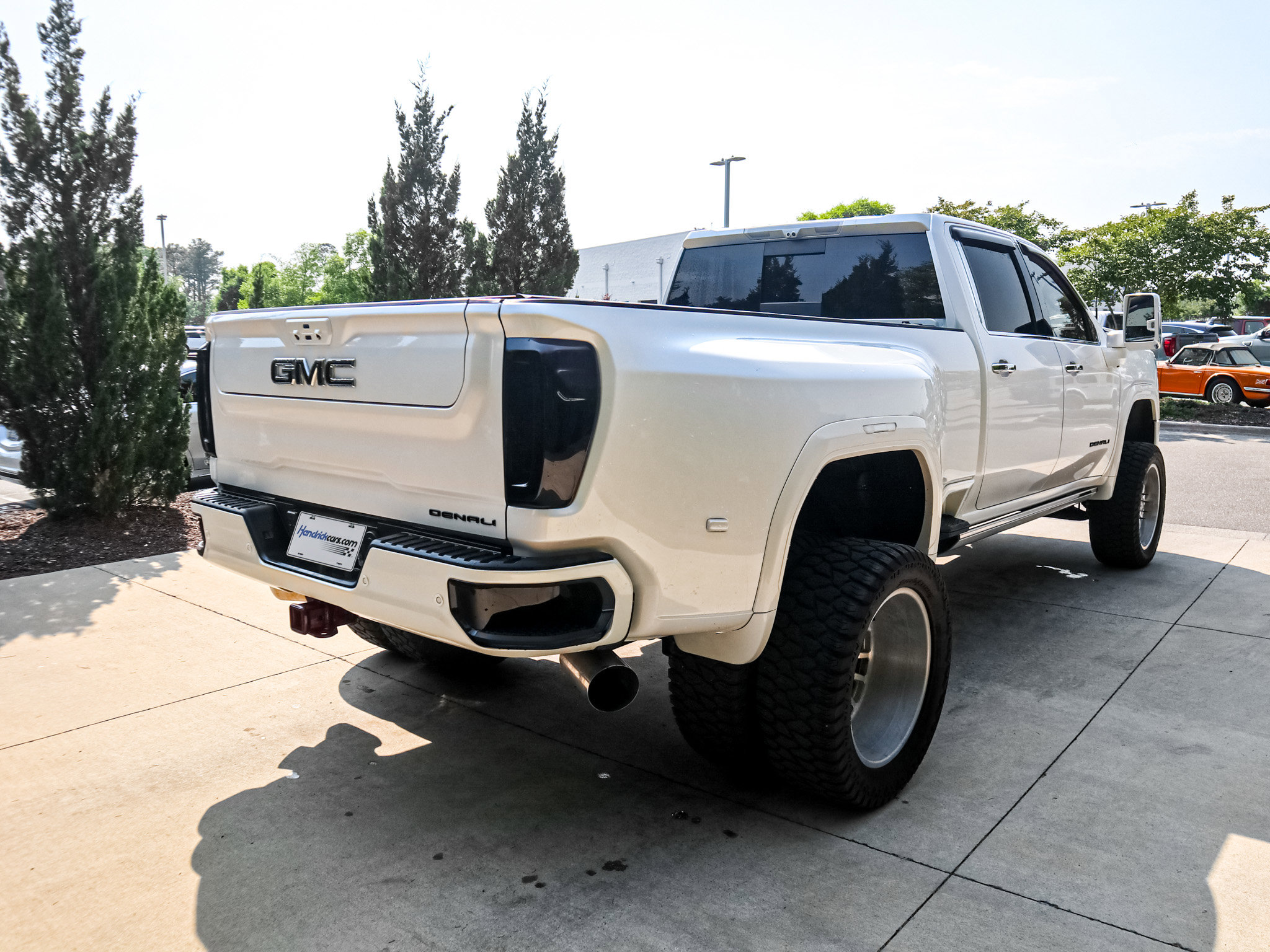 Used 2021 GMC Sierra 3500 Denali w/ Denali Ultimate Package AWD/4WD image 10